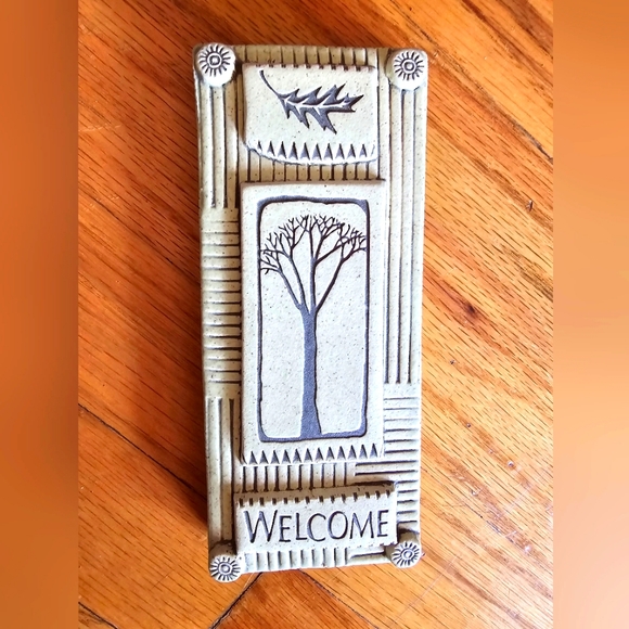 Welcome Sign - Picture 1 of 4